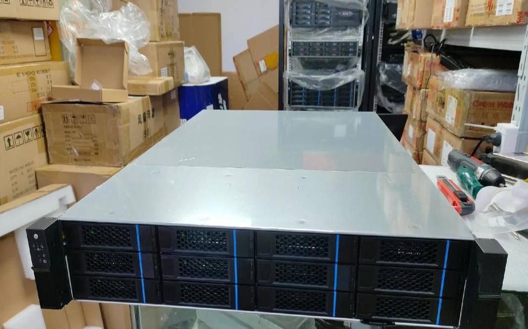 2u服务器可以换什么机箱（2u服务器用多大的机柜）