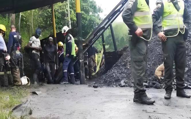 金矿事故现场,金矿事故被困22人全都获救 金矿事故现场,金矿事故被困22人全都获救